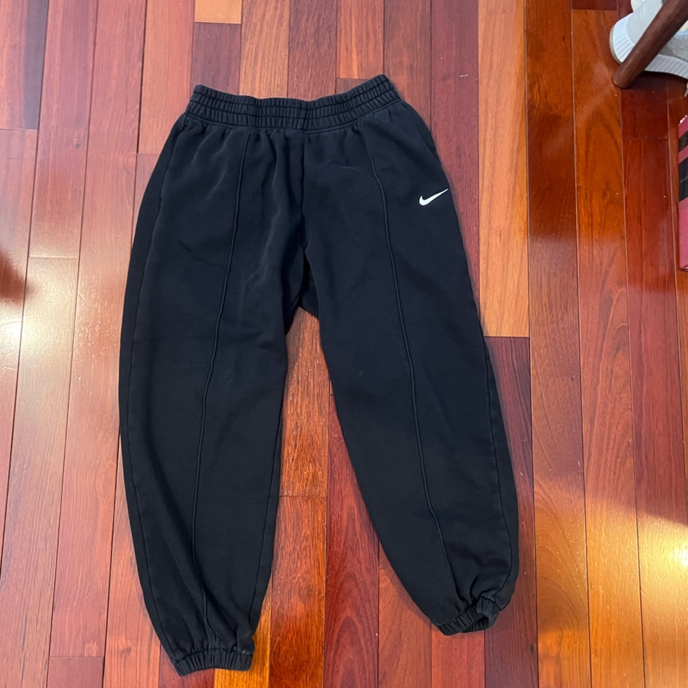 Nike Sportswear Essential Collection Women’s Fleece Pants